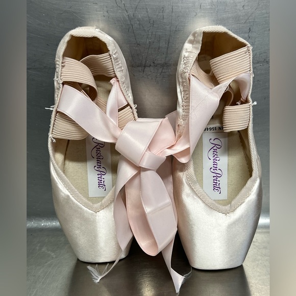Russian Pointe Shoes Russian Pointe Pink Rubin U Cut Pointe Shoes